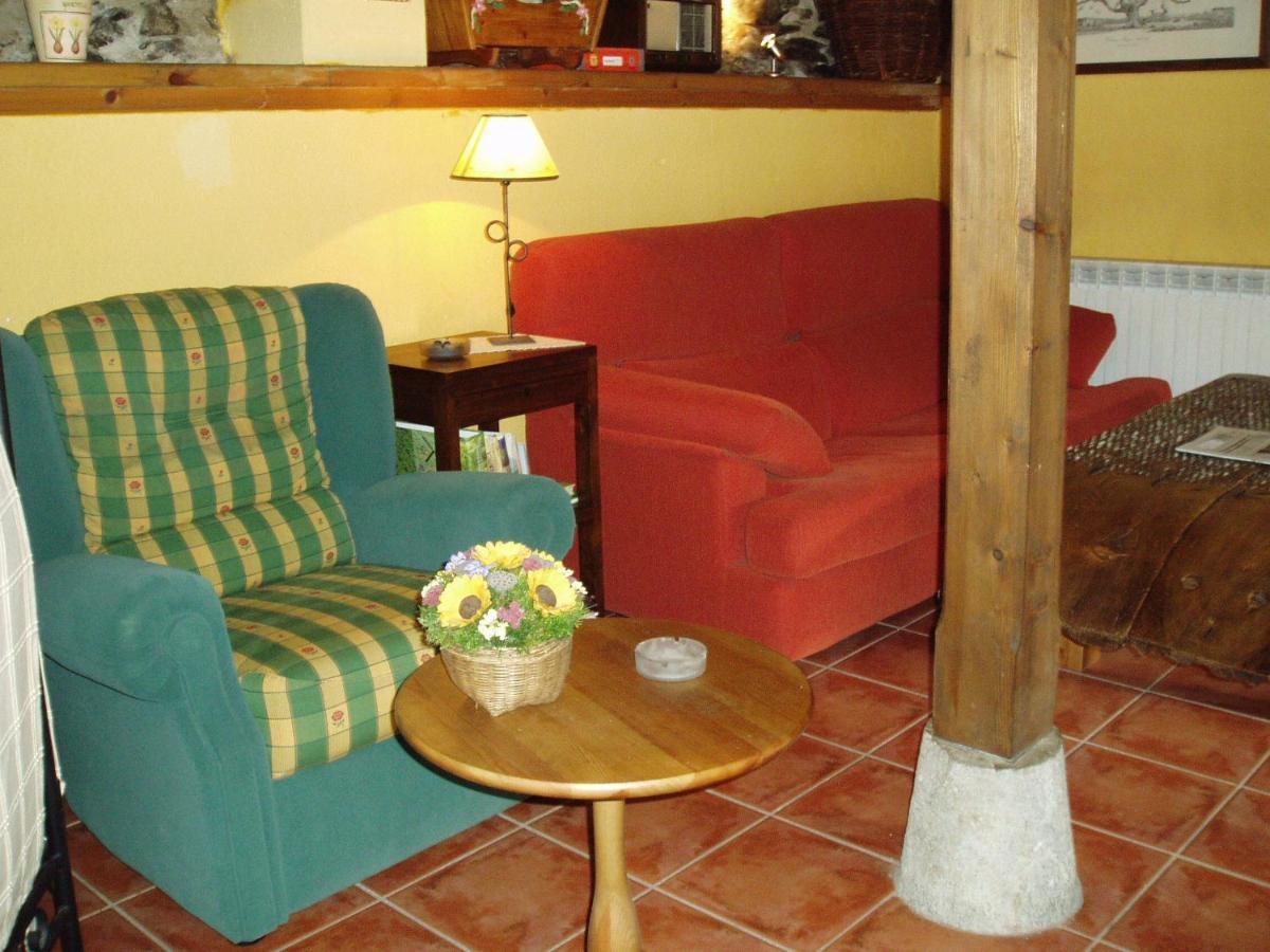 Hotel Rural El Urogallo Murias de Paredes Exterior photo